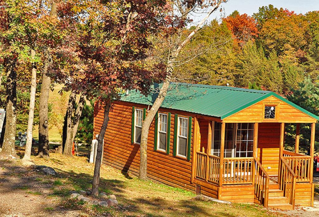 Arrowhead Camping Resort Deluxe Cabin 4 Douglas Center Экстерьер фото